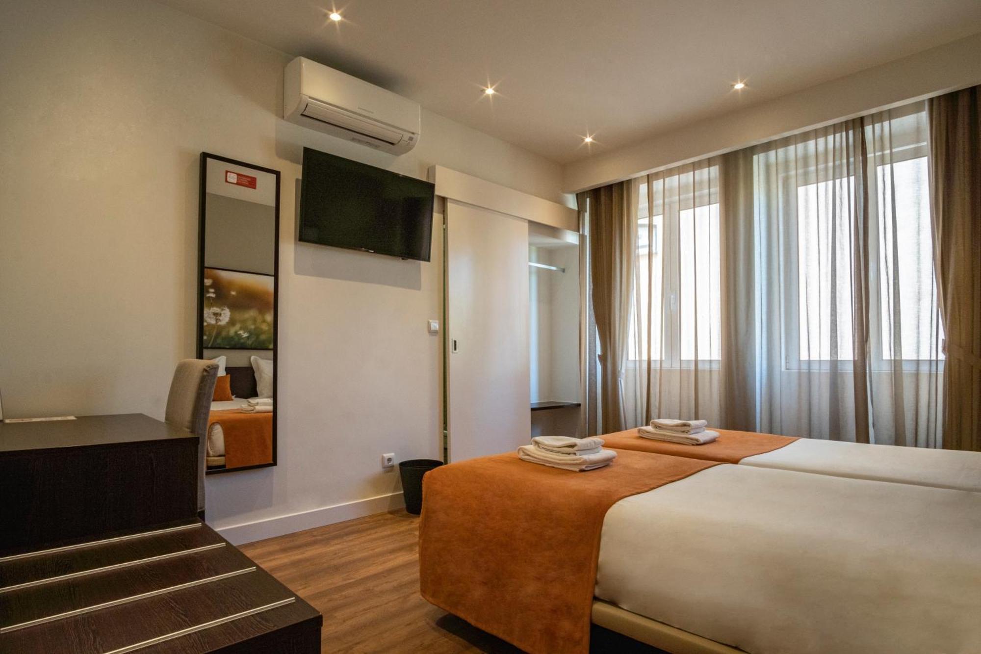 ริเวอร์ สวีท Hotel โกอิมบรา ภายนอก รูปภาพ