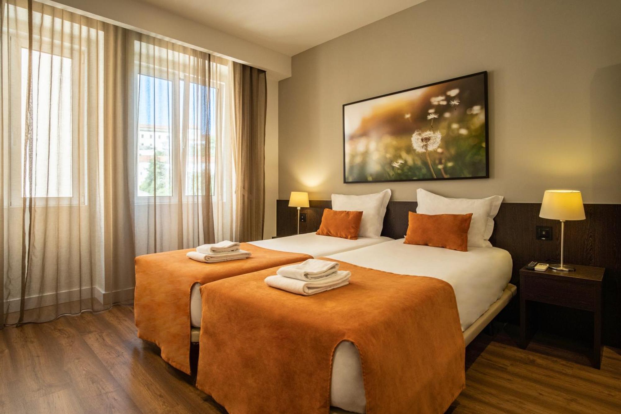 ริเวอร์ สวีท Hotel โกอิมบรา ภายนอก รูปภาพ