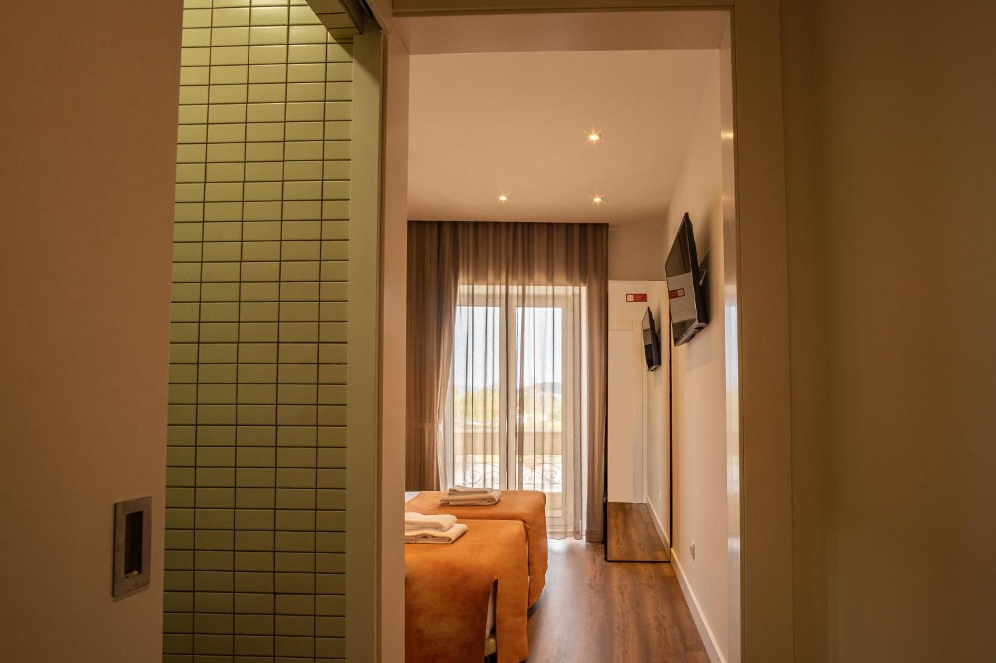 ริเวอร์ สวีท Hotel โกอิมบรา ภายนอก รูปภาพ