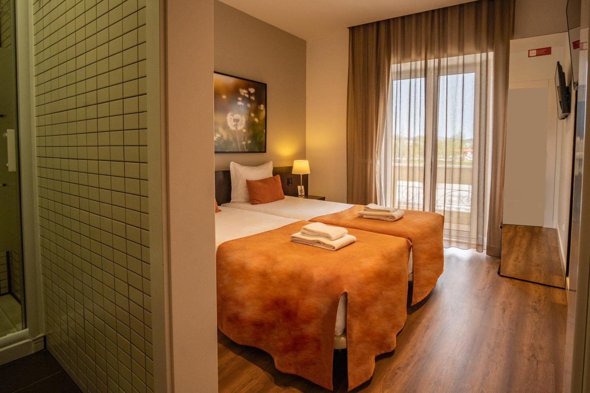 ริเวอร์ สวีท Hotel โกอิมบรา ภายนอก รูปภาพ