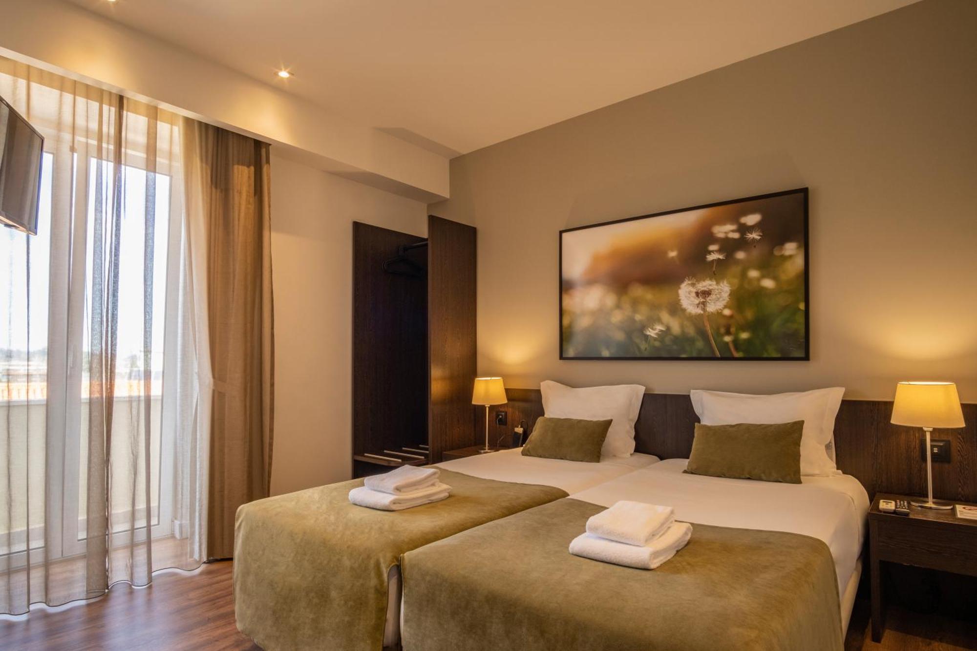 ริเวอร์ สวีท Hotel โกอิมบรา ภายนอก รูปภาพ