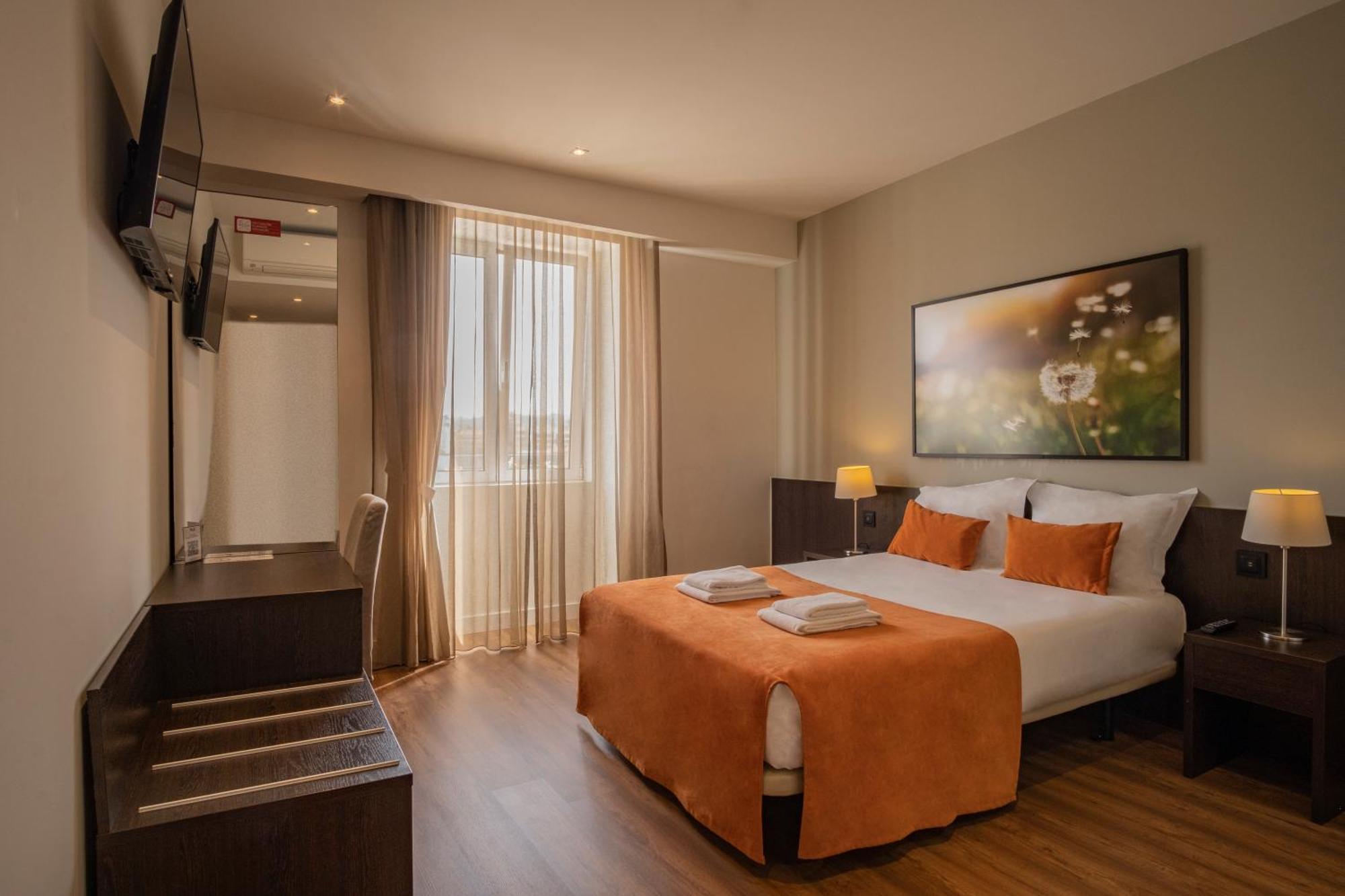 ริเวอร์ สวีท Hotel โกอิมบรา ภายนอก รูปภาพ